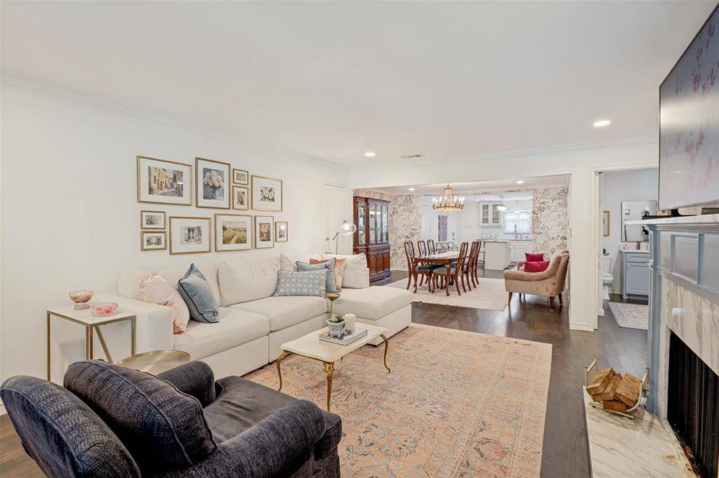 6234 Bandera Avenue #D, Dallas, TX 75225