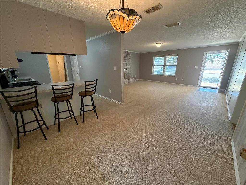 1209 Park Street N, Seymour, TX 76380