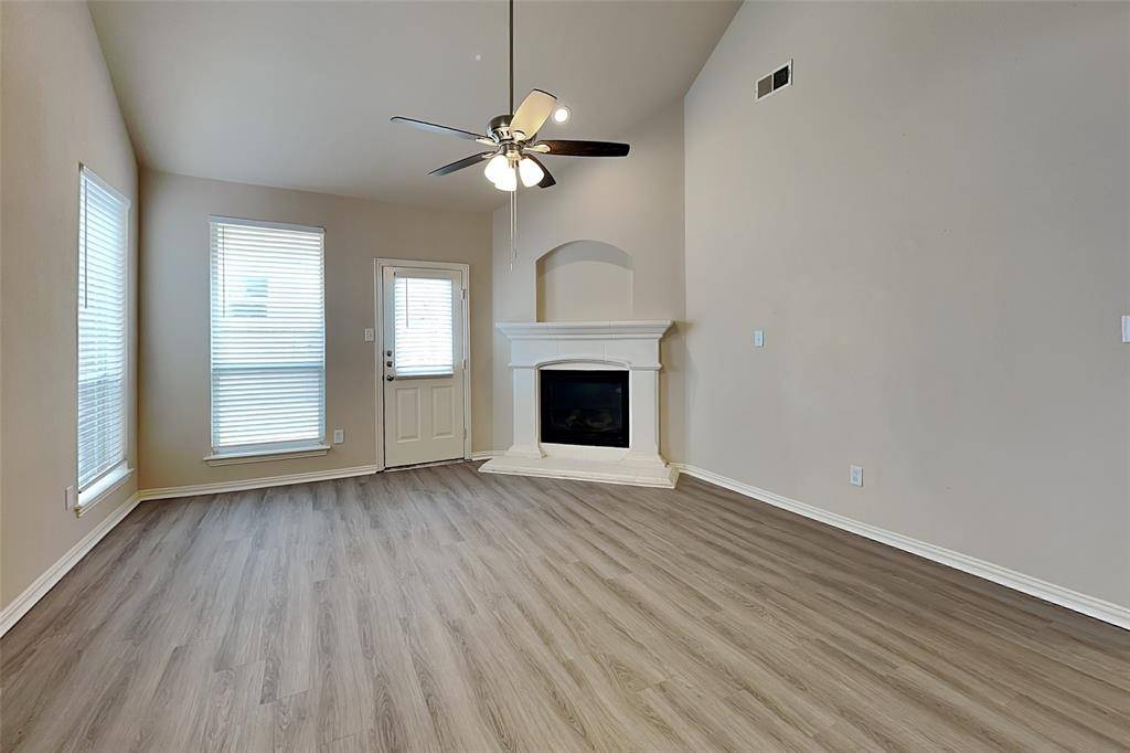 11800 Porcupine Drive, Fort Worth, TX 76244
