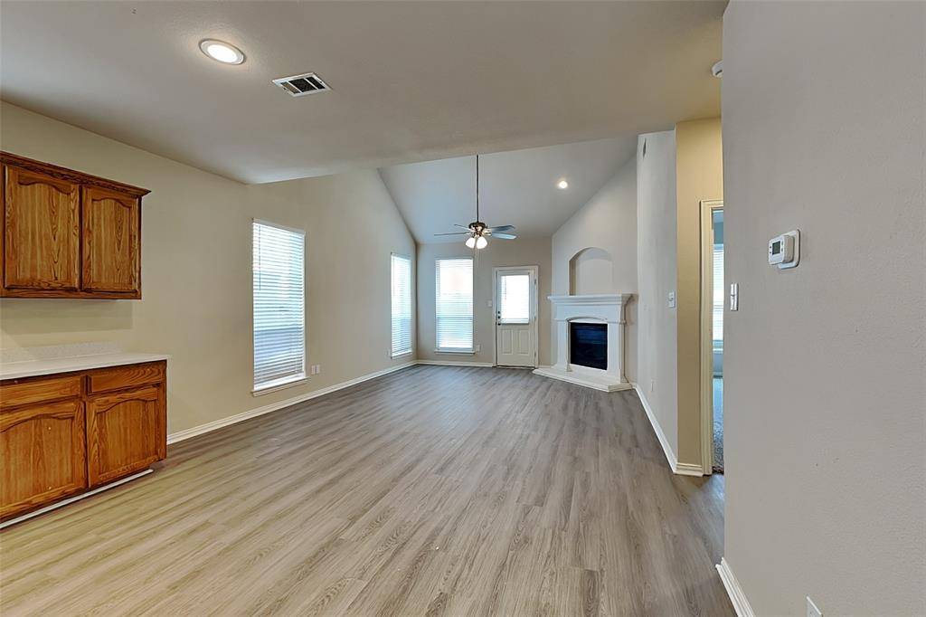 11800 Porcupine Drive, Fort Worth, TX 76244