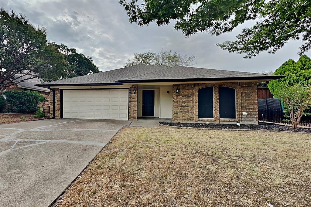 2128 Turf Club Drive, Arlington, TX 76017
