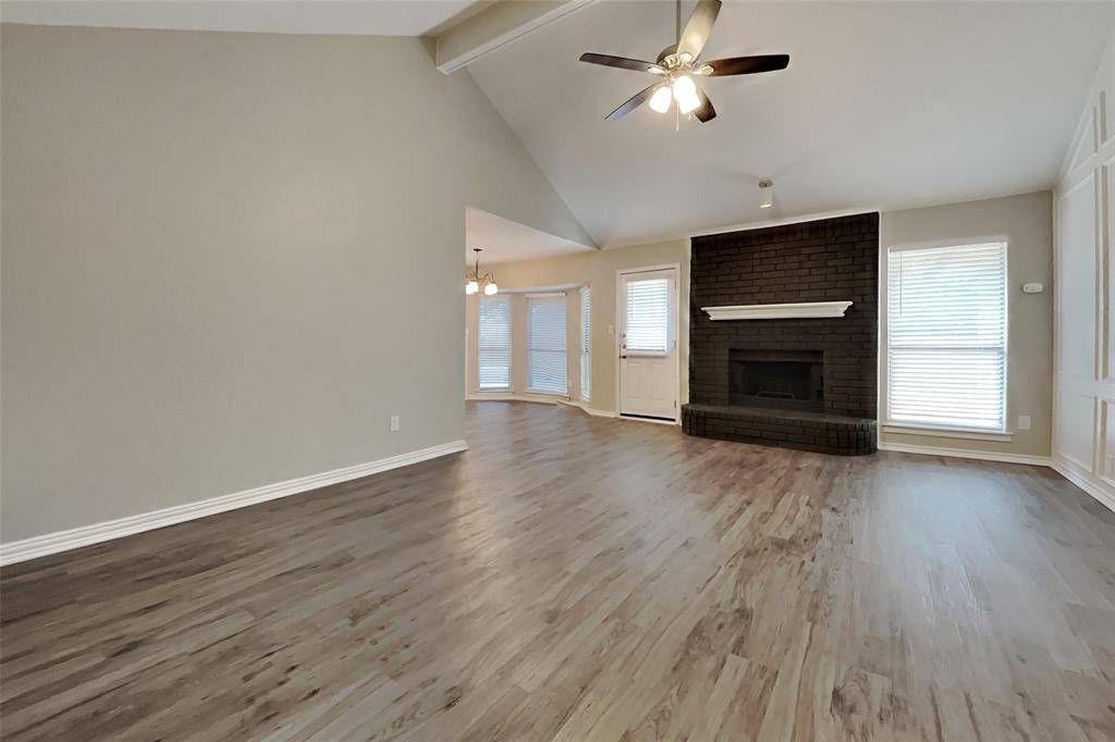 2128 Turf Club Drive, Arlington, TX 76017