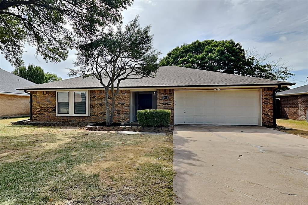 1916 Sharon Drive, Corinth, TX 76210