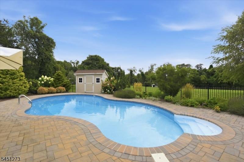 54 W Valley Brook Rd, Washington Twp., NJ 07853