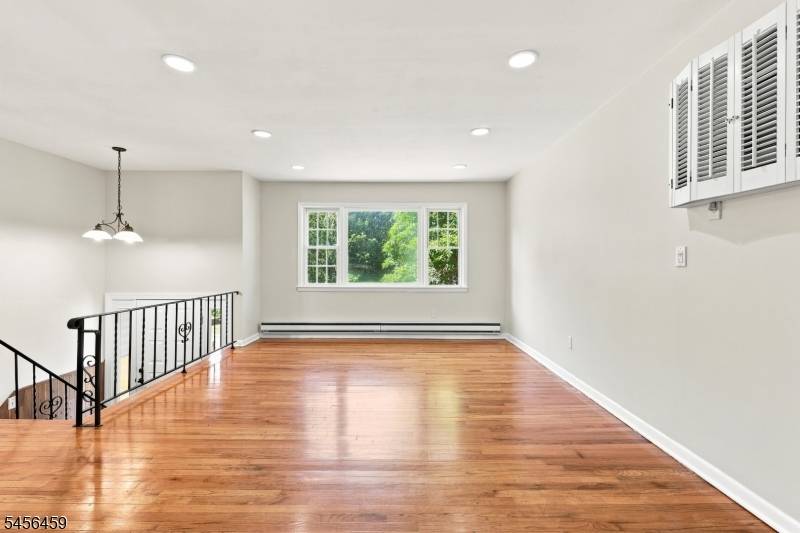 105 Leland Trl, Hopatcong Boro, NJ 07843