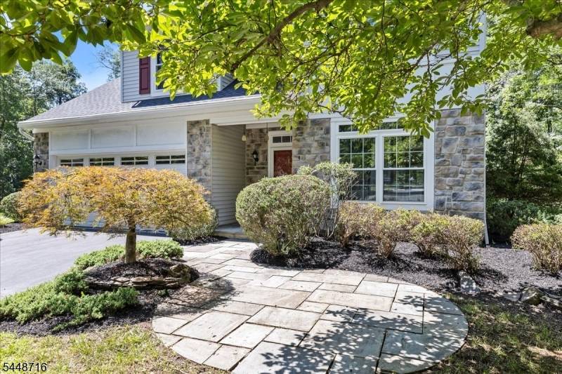 21 Cambridge Ct, Montgomery Twp., NJ 08540
