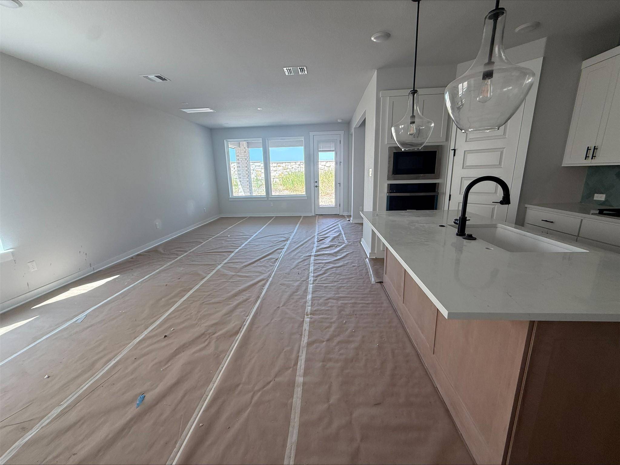 260 Bloomington Loop, Hutto, TX 78634