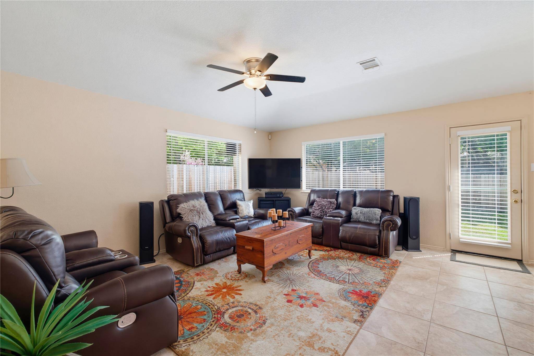 3549 Rock Shelf LN, Round Rock, TX 78681