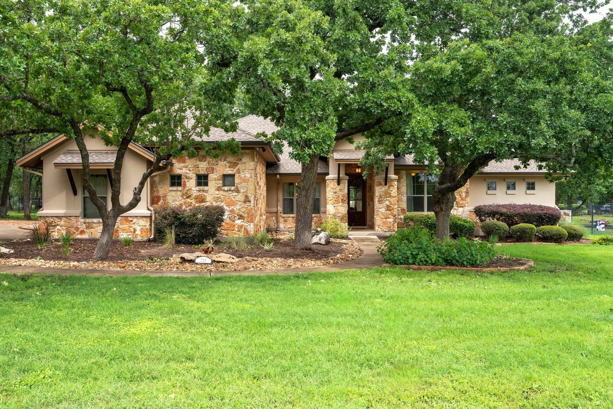 216 Independence DR, Georgetown, TX 78633