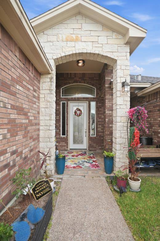 7961 Snake River DR, Corpus Christi, TX 78414