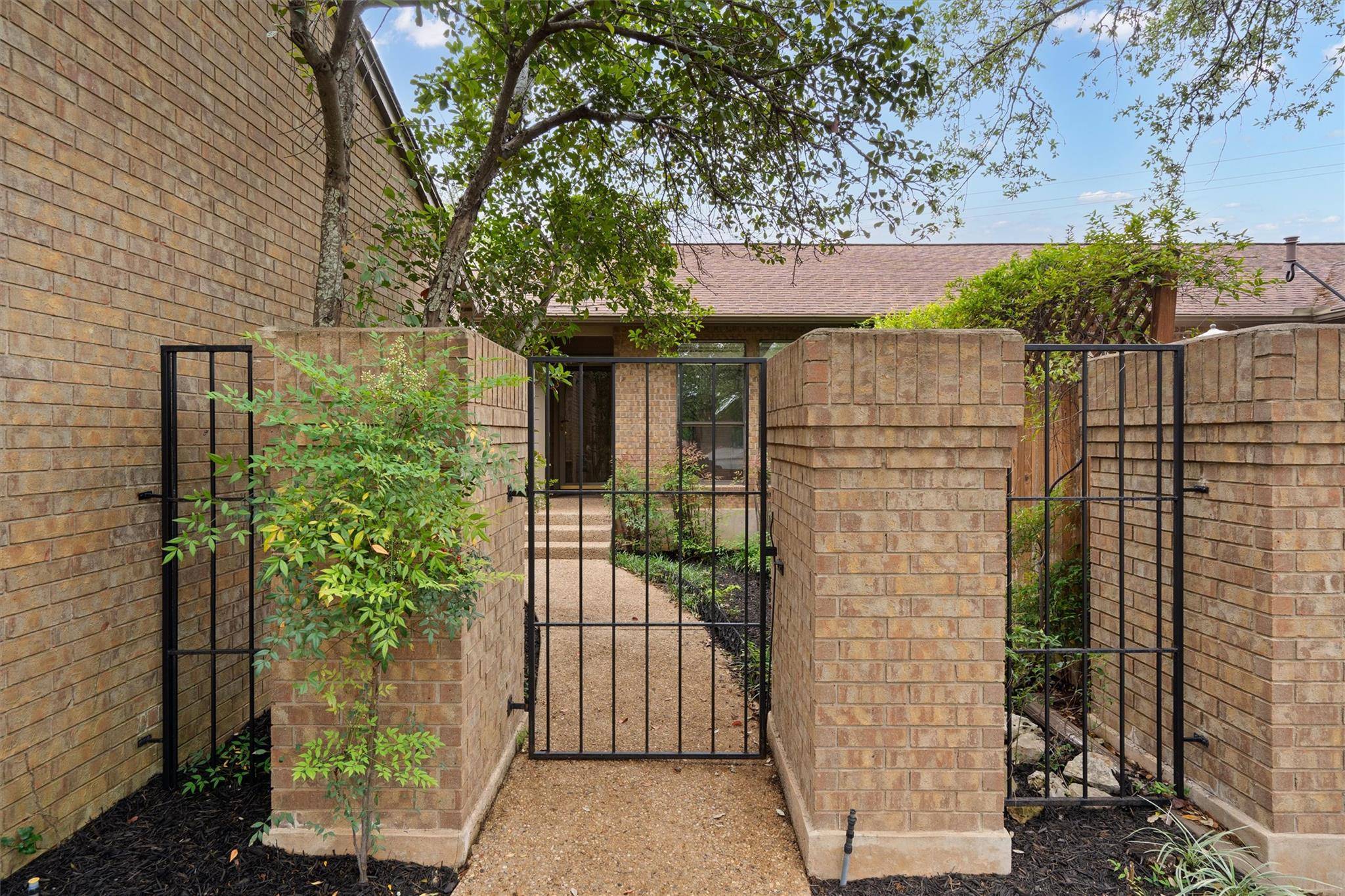 5724 N SCOUT ISLAND CIR, Austin, TX 78731