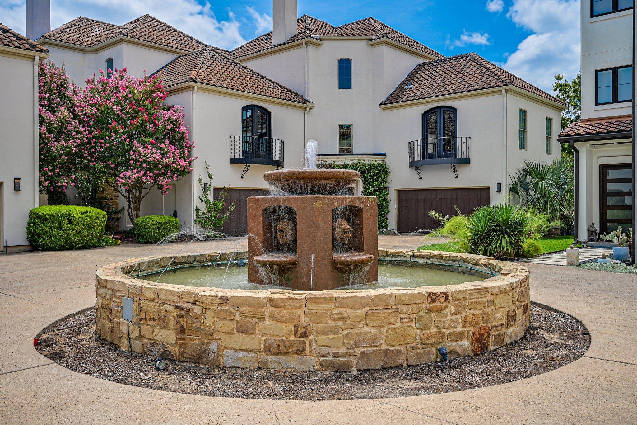 1910 Rue De St Tropez #4, Austin, TX 78746
