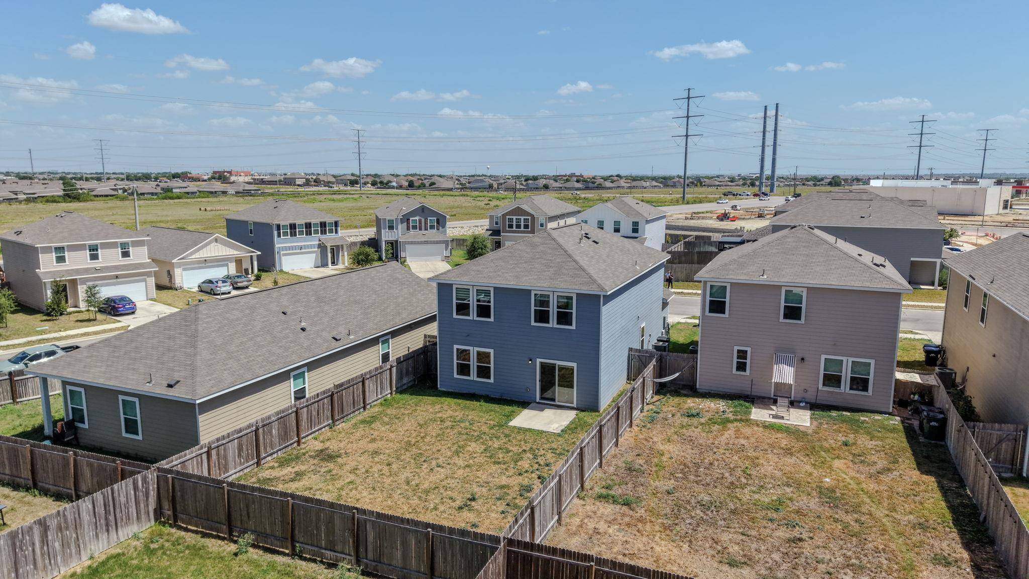 205 Waterbuck LOOP, Hutto, TX 78634