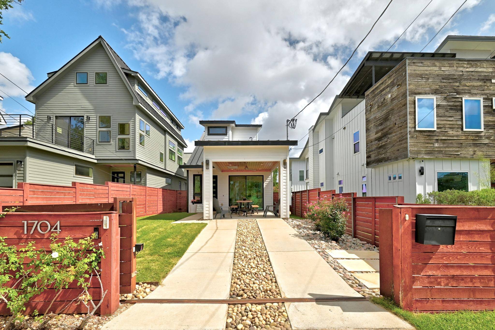 1704 E 13th ST #B, Austin, TX 78702