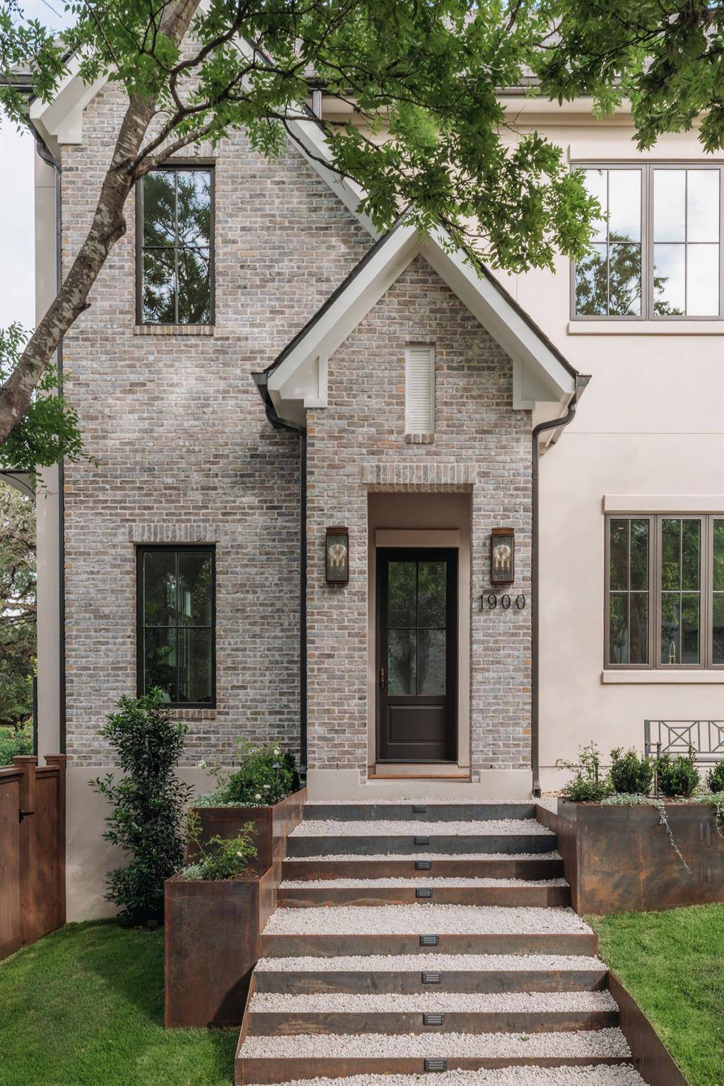 1900 Matthews DR, Austin, TX 78703