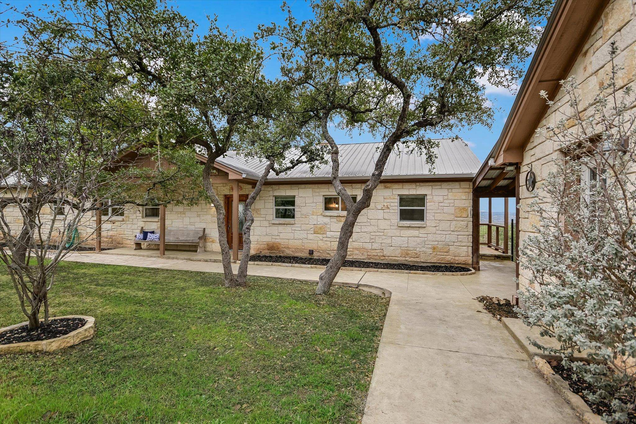 816 BUTTERCUP LN, Wimberley, TX 78676