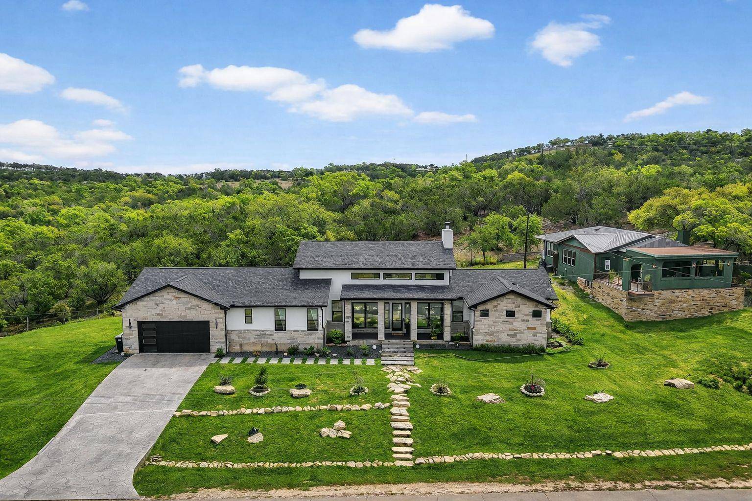 913 Larkhall DR, Spicewood, TX 78669