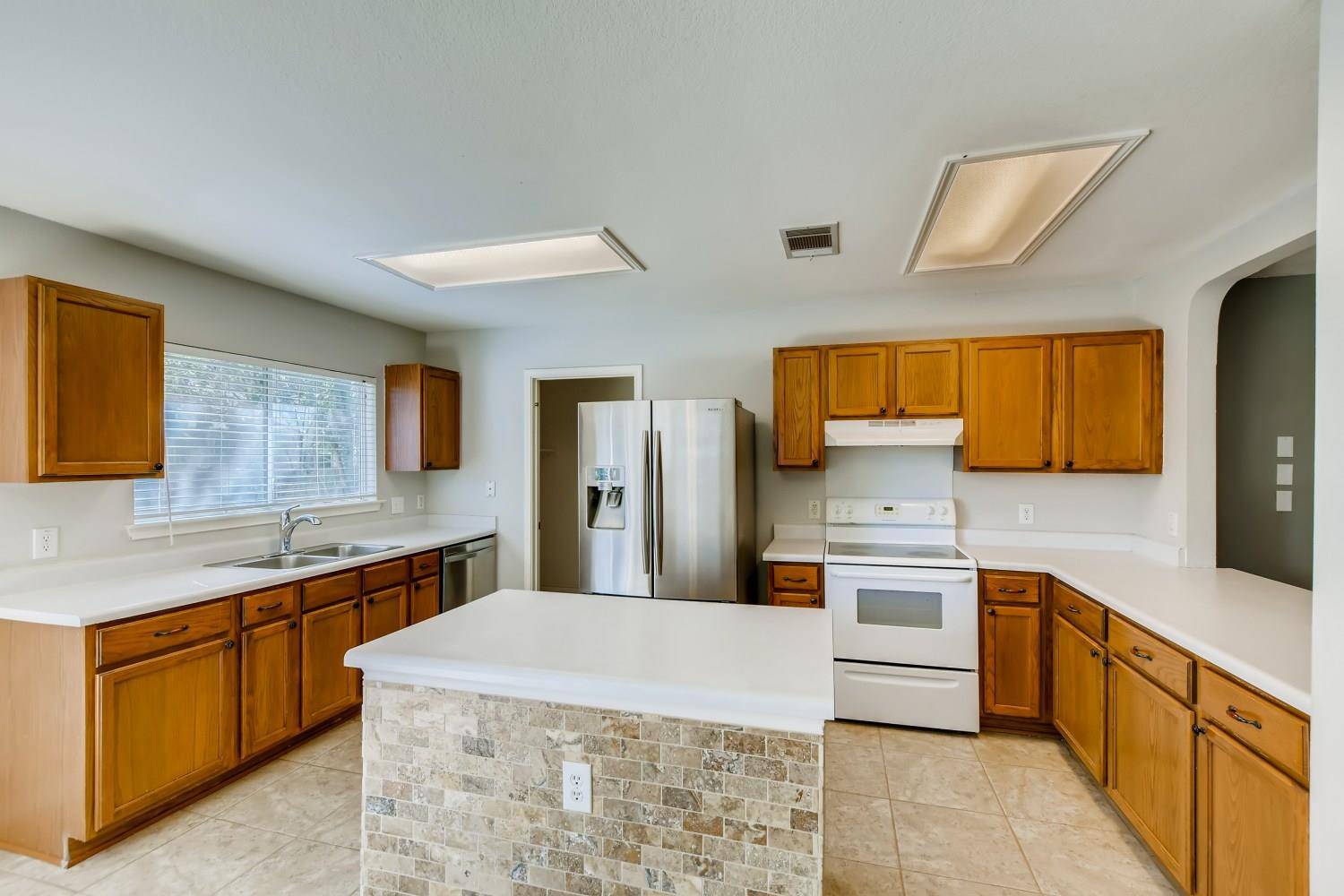 303 Bello DR, Leander, TX 78641
