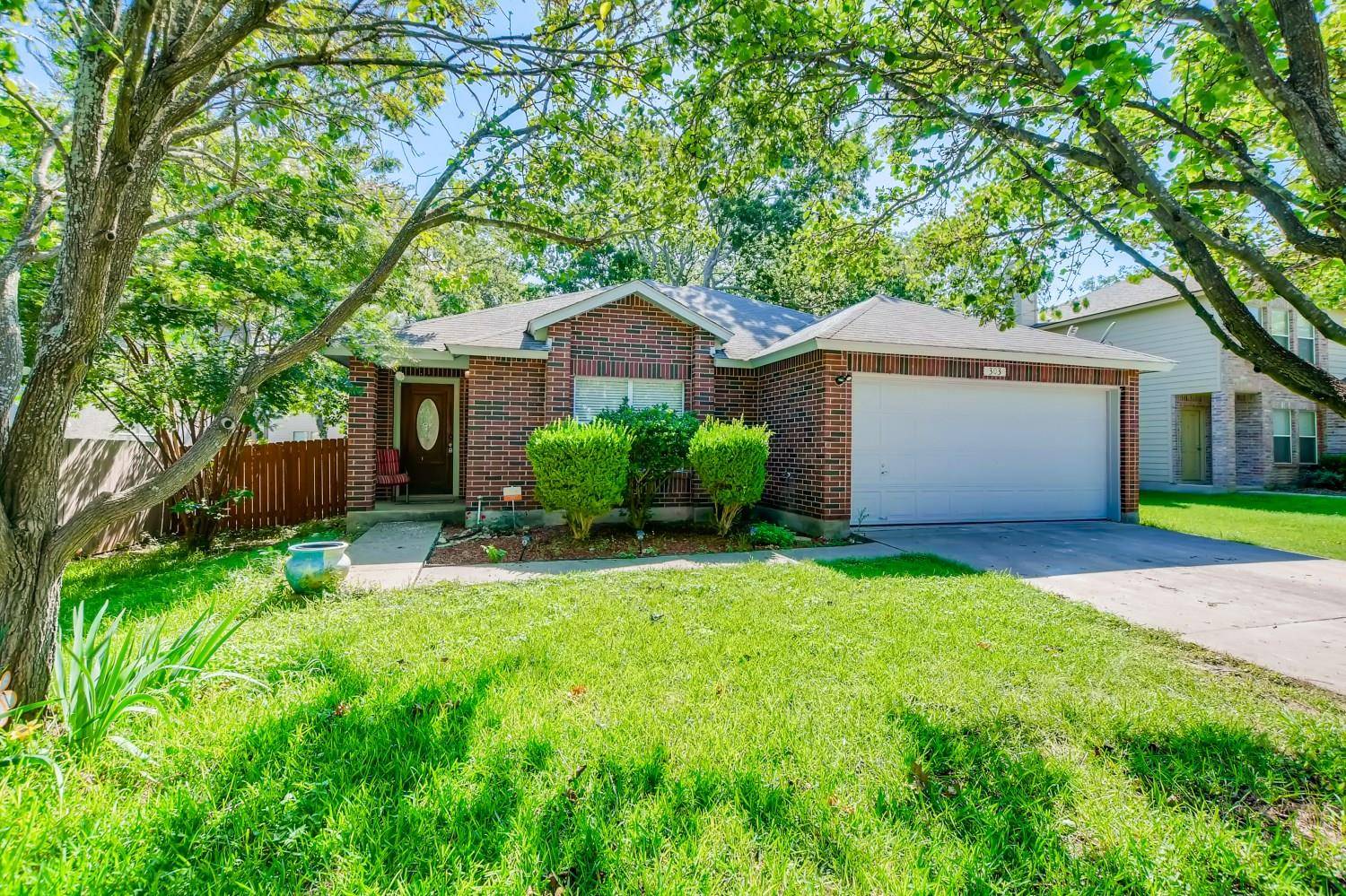 303 Bello DR, Leander, TX 78641