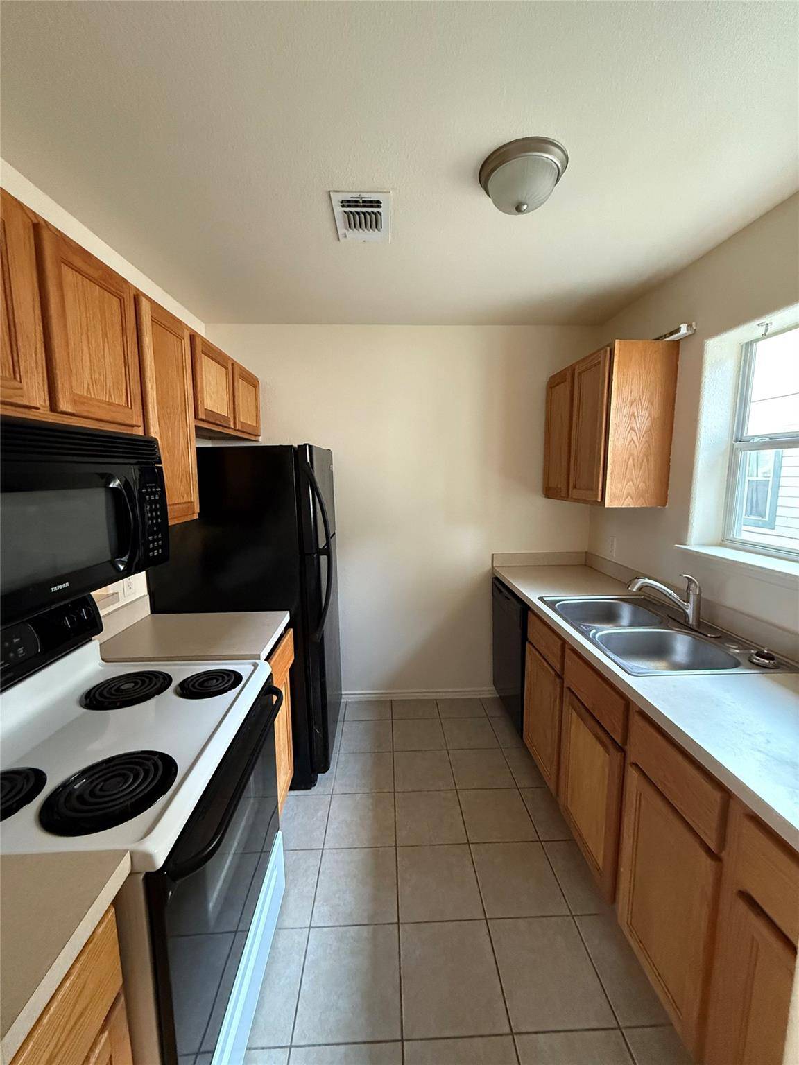 900 Pecan ST #203, Blanco, TX 78606