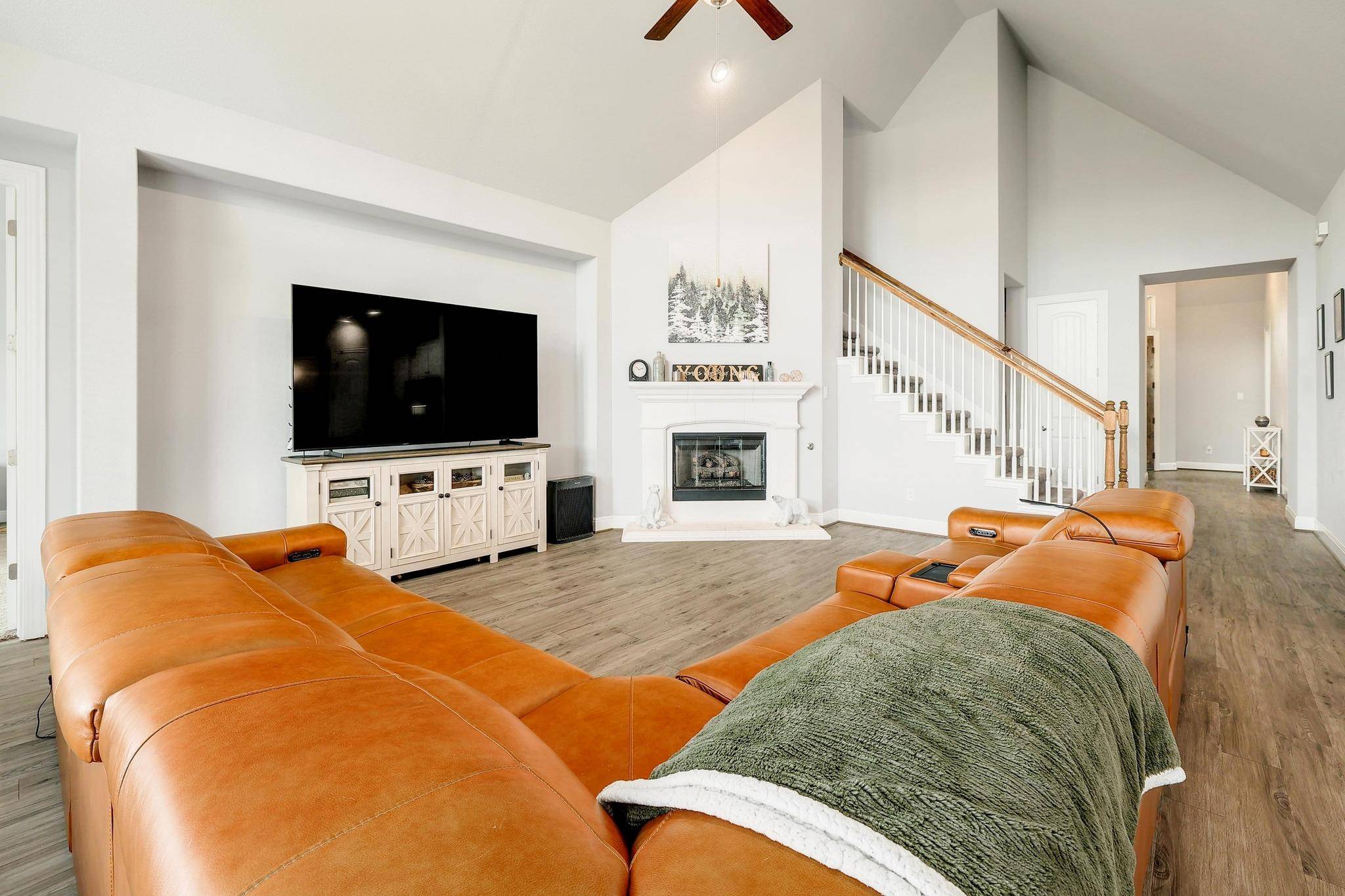 812 Anahuac DR, Leander, TX 78641