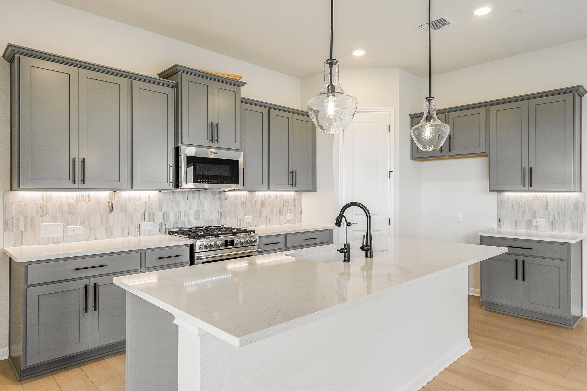 8601 Dongan DR, Austin, TX 78744