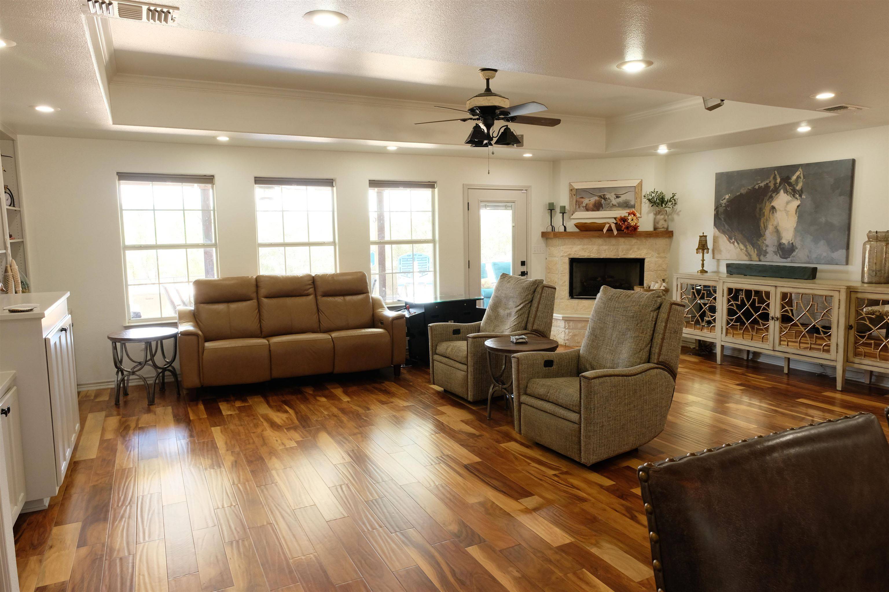 281 Link Dr, Kingsland, TX 78639