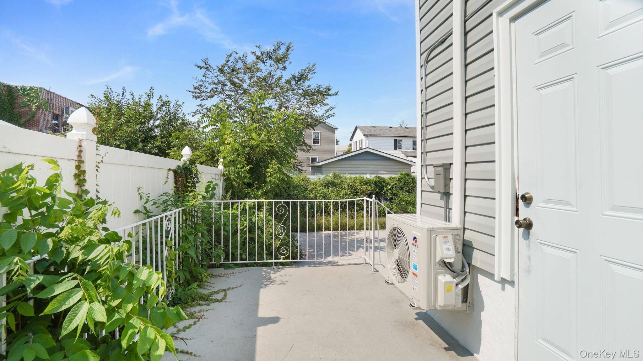 190-13 109th RD, Saint Albans, NY 11412