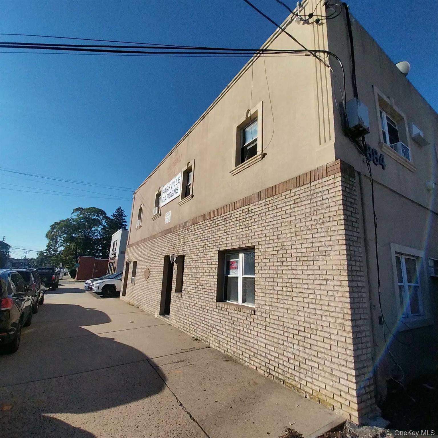 884 NASSAU #B, Uniondale, NY 11553