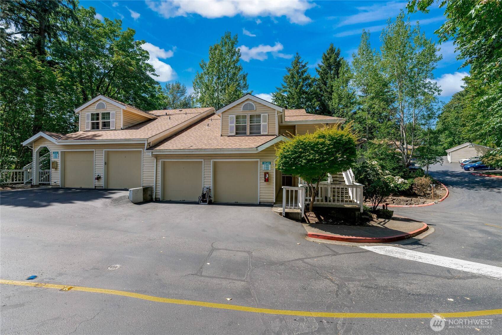 2540 118th AVE SE #202, Bellevue, WA 98005
