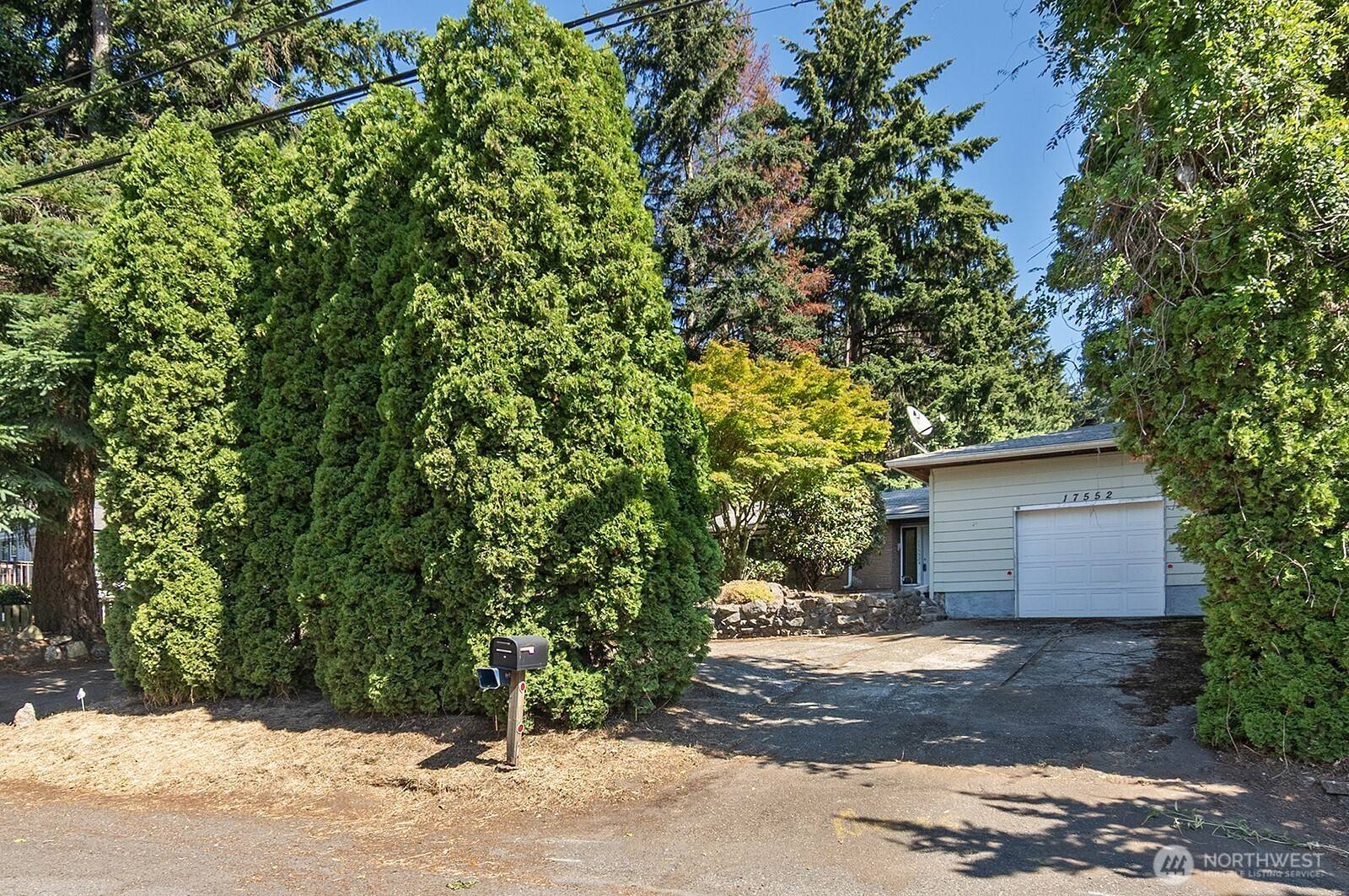 17552 Ballinger WAY NE, Lake Forest Park, WA 98155