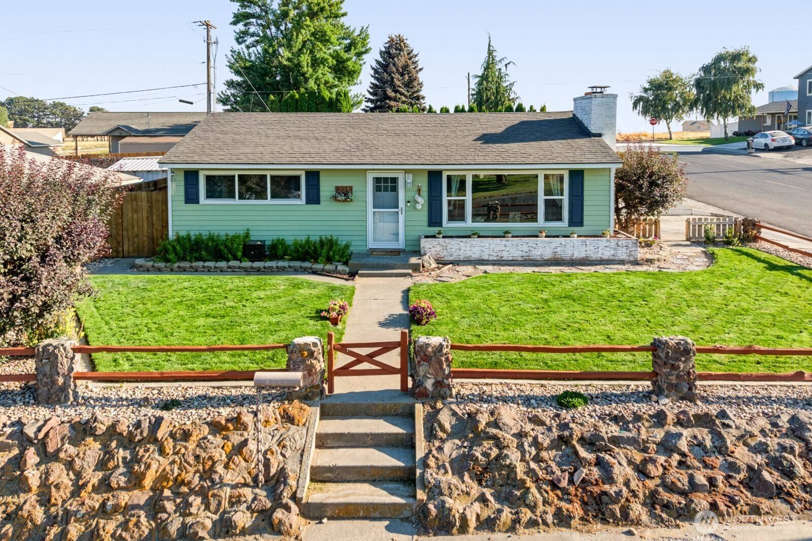 301 E 8th ST, Warden, WA 98857