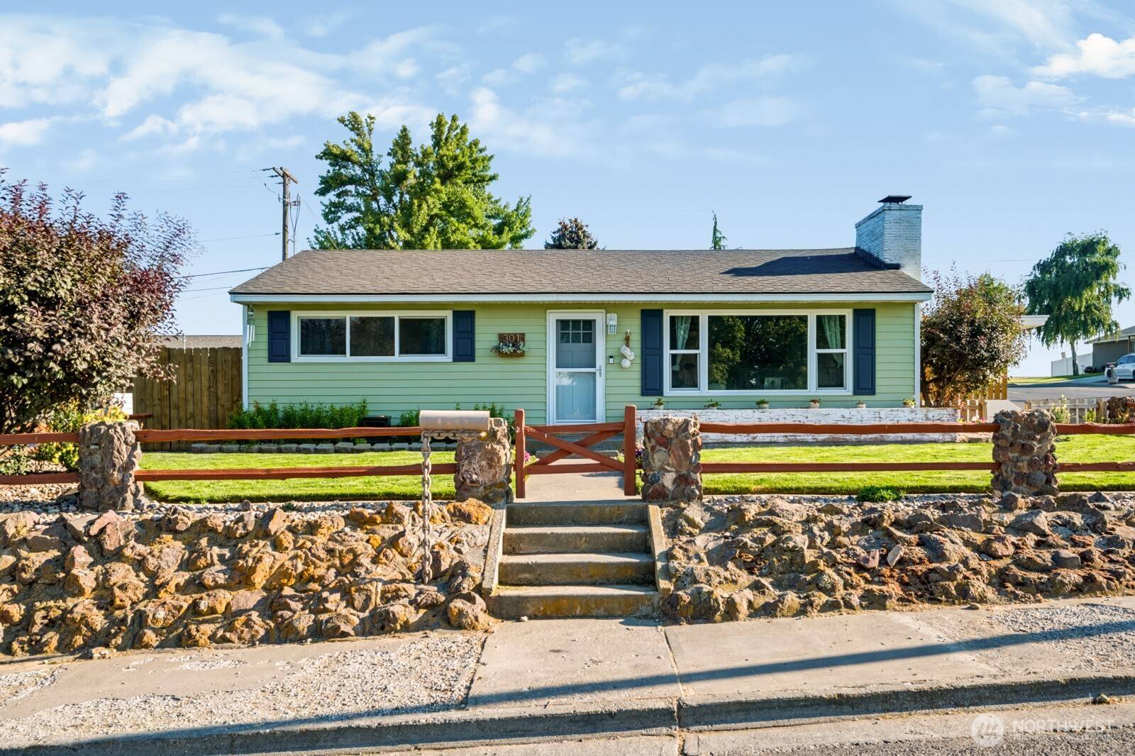 301 E 8th ST, Warden, WA 98857