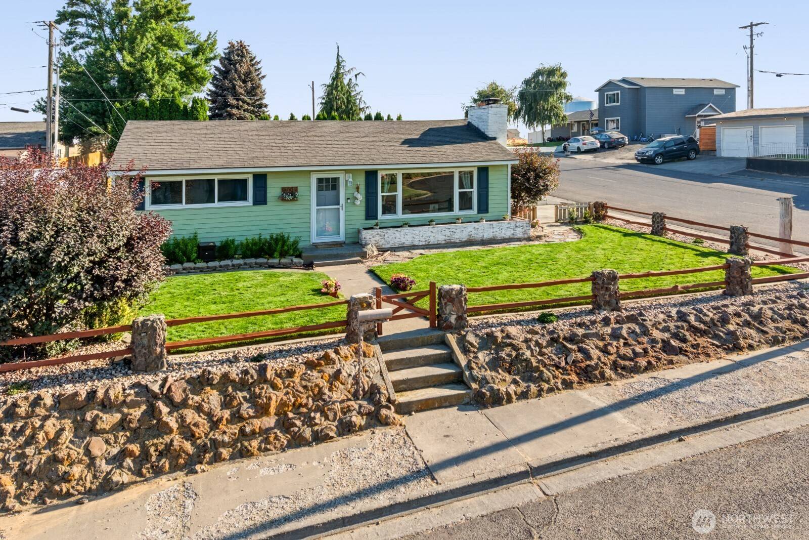 301 E 8th ST, Warden, WA 98857