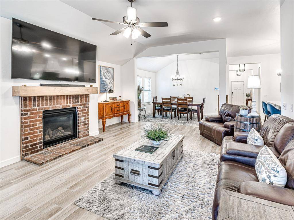 11208 NW 136th TER, Yukon, OK 73099