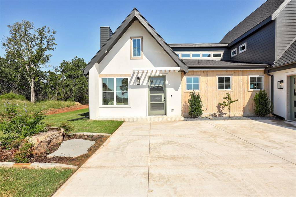 4541 Maple Ridge DR, Edmond, OK 73034