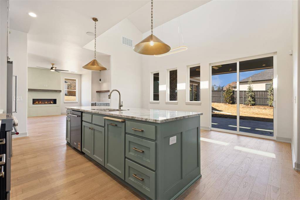8101 Amber Ridge DR, Edmond, OK 73034