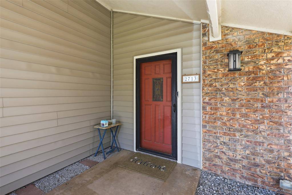 2713 Haystack LN, Enid, OK 73703