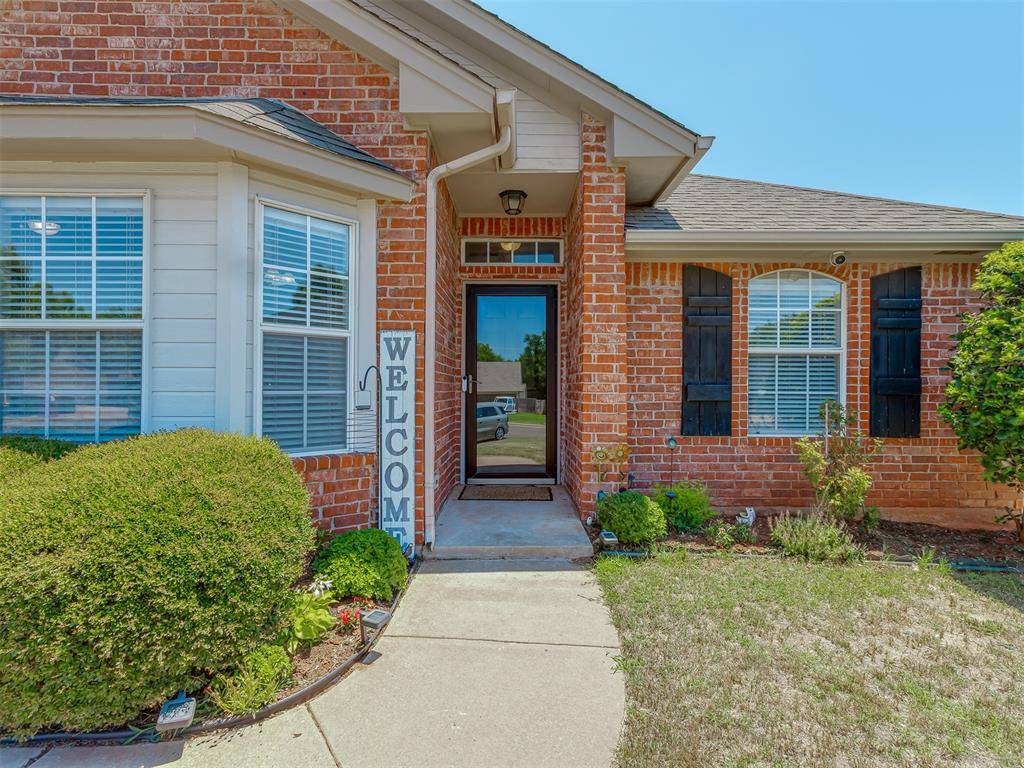 700 Taber LN, Edmond, OK 73003