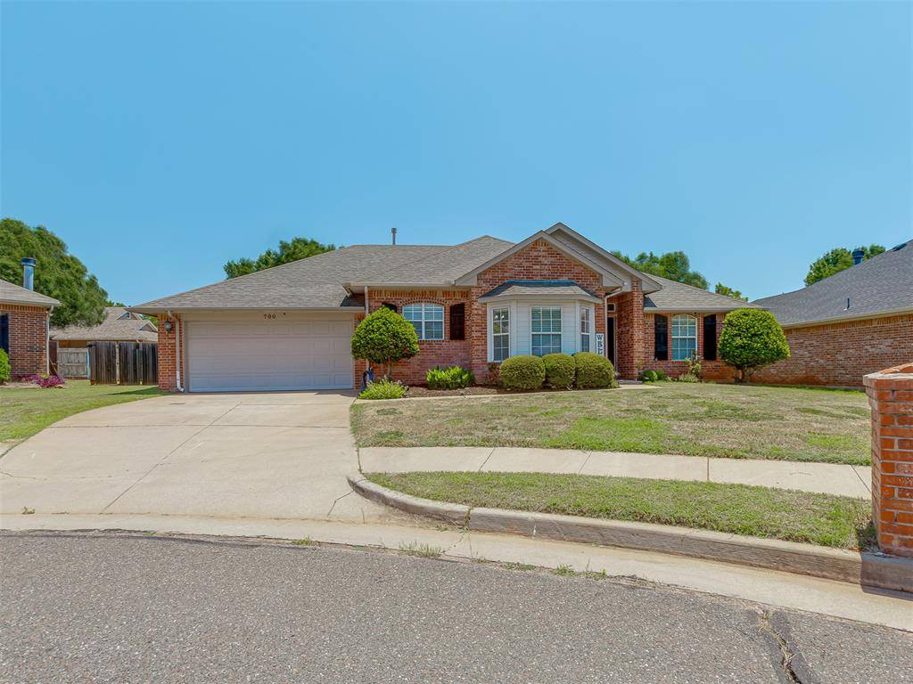 700 Taber LN, Edmond, OK 73003