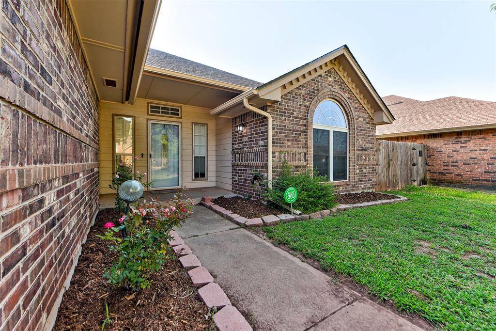 2620 Sequoyah AVE, Moore, OK 73160