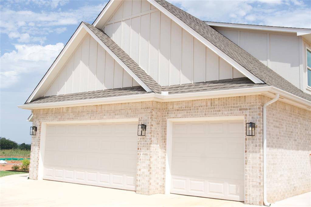 9325 SW 37th ST, Oklahoma City, OK 73179