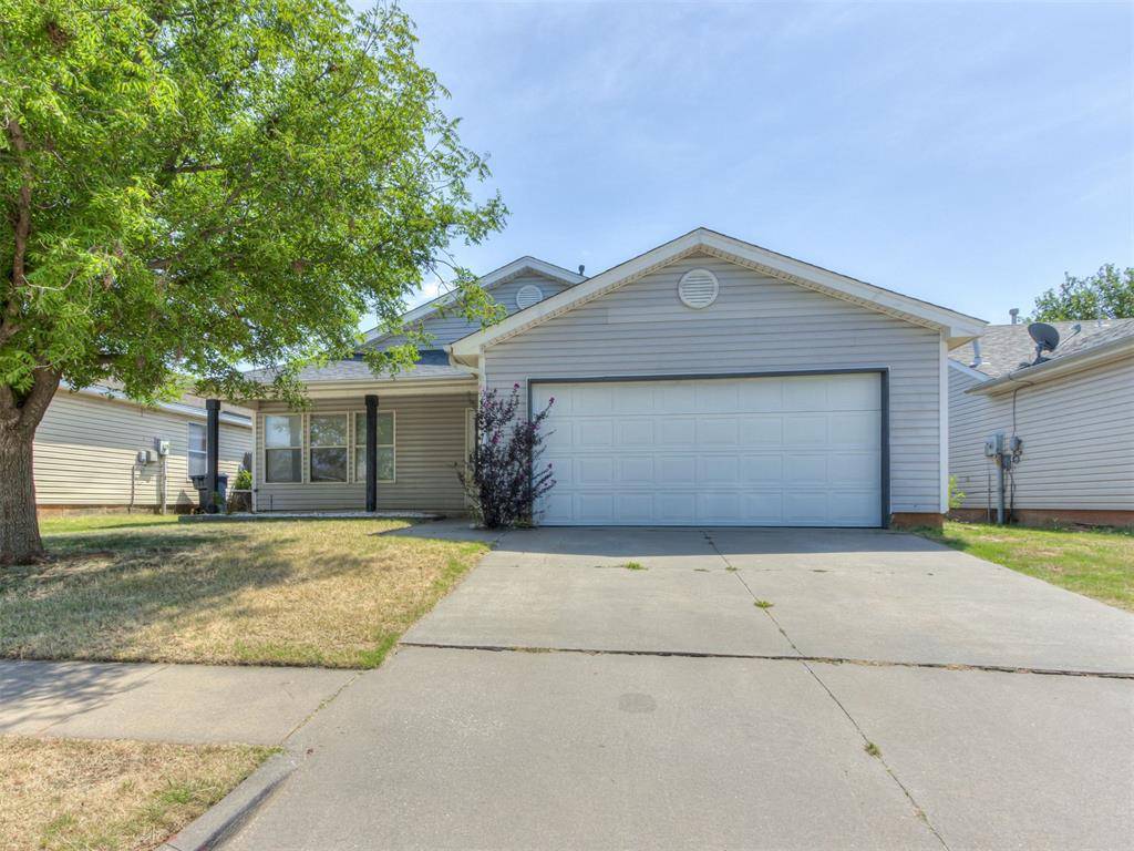 920 Periwinkle DR, Yukon, OK 73099