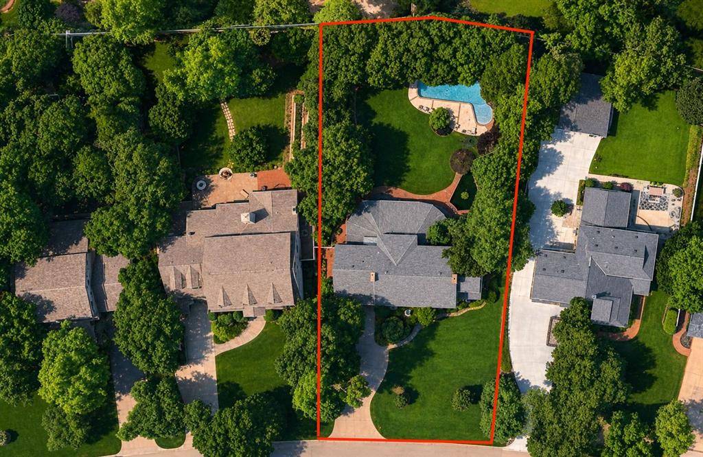 1907 Huntington AVE, Nichols Hills, OK 73116