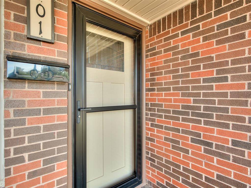 101 NE 5th ST, Moore, OK 73160