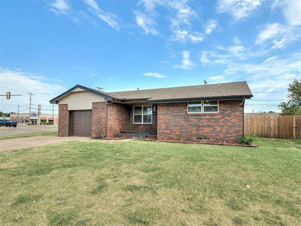 101 NE 5th ST, Moore, OK 73160