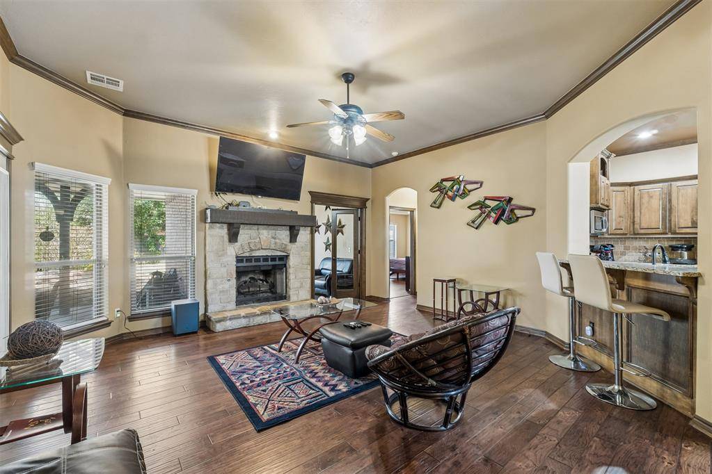 523 Woods WAY, Moore, OK 73160
