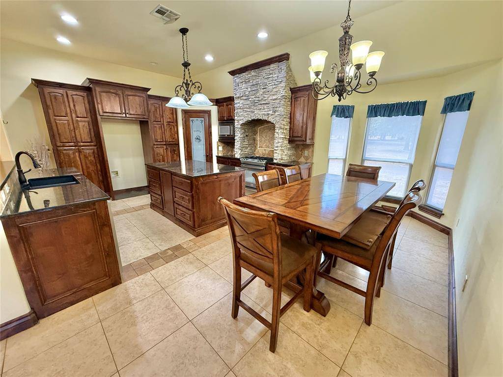 17820 SE 104th ST, Newalla, OK 74857