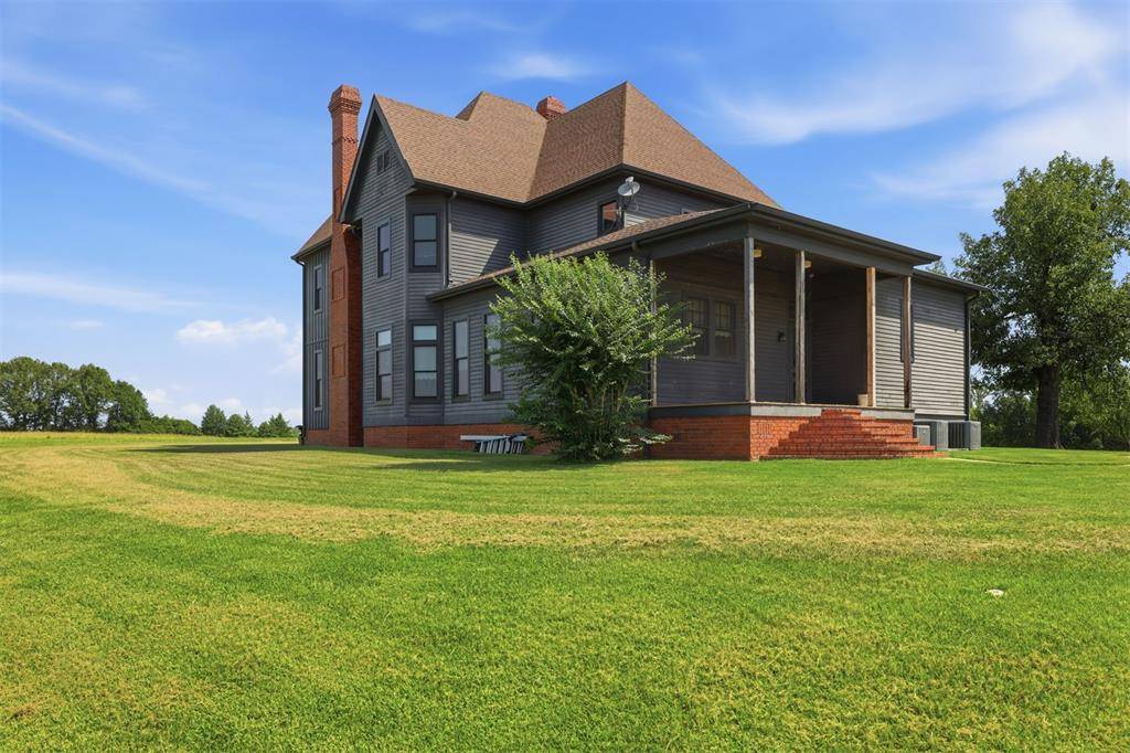 1253 N 4255 RD, Hugo, OK 74743