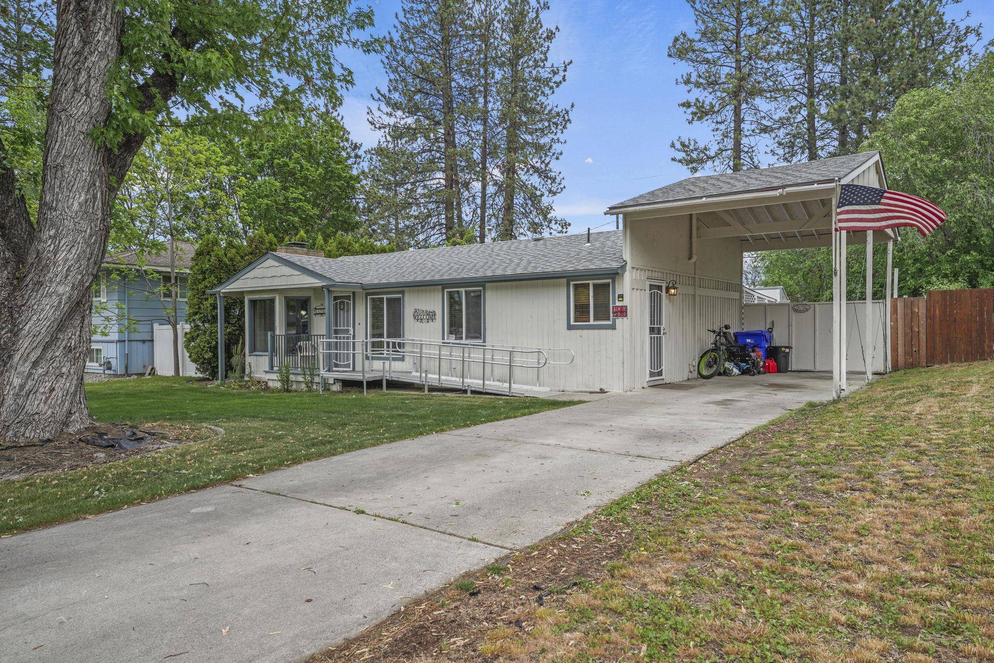 10907 E 17TH St, Spokane, WA 99206